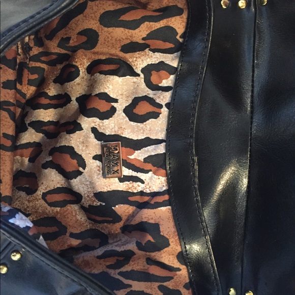 Max New York studded black leather shoulder bag - Picture 2 of 7